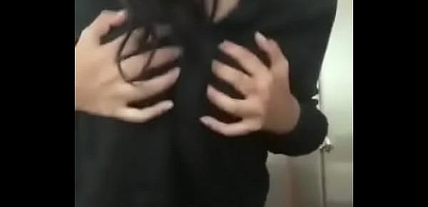  Gf showing boobs to BF in selfie vedio